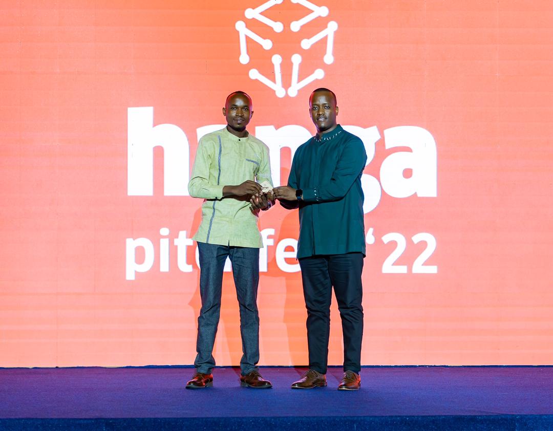 RSSB_Rwanda's tweet photo. RSSB_Rwanda CEO @Regis_Rugema had the honour of presenting the โCommunity Impact Awardโ to Vision Bot.
Our work at RSSB is guided by the desire to create impact in our society and we are pleased to associate with companies such as these.
#HangaUhige
#MembersFirst
#ASaferFuture https://t.co/tkensX8fra
