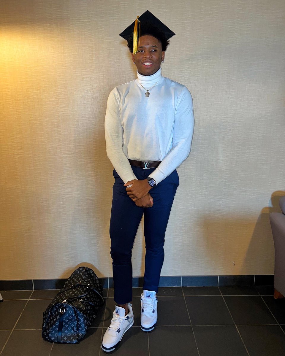 christian simmons tweet media