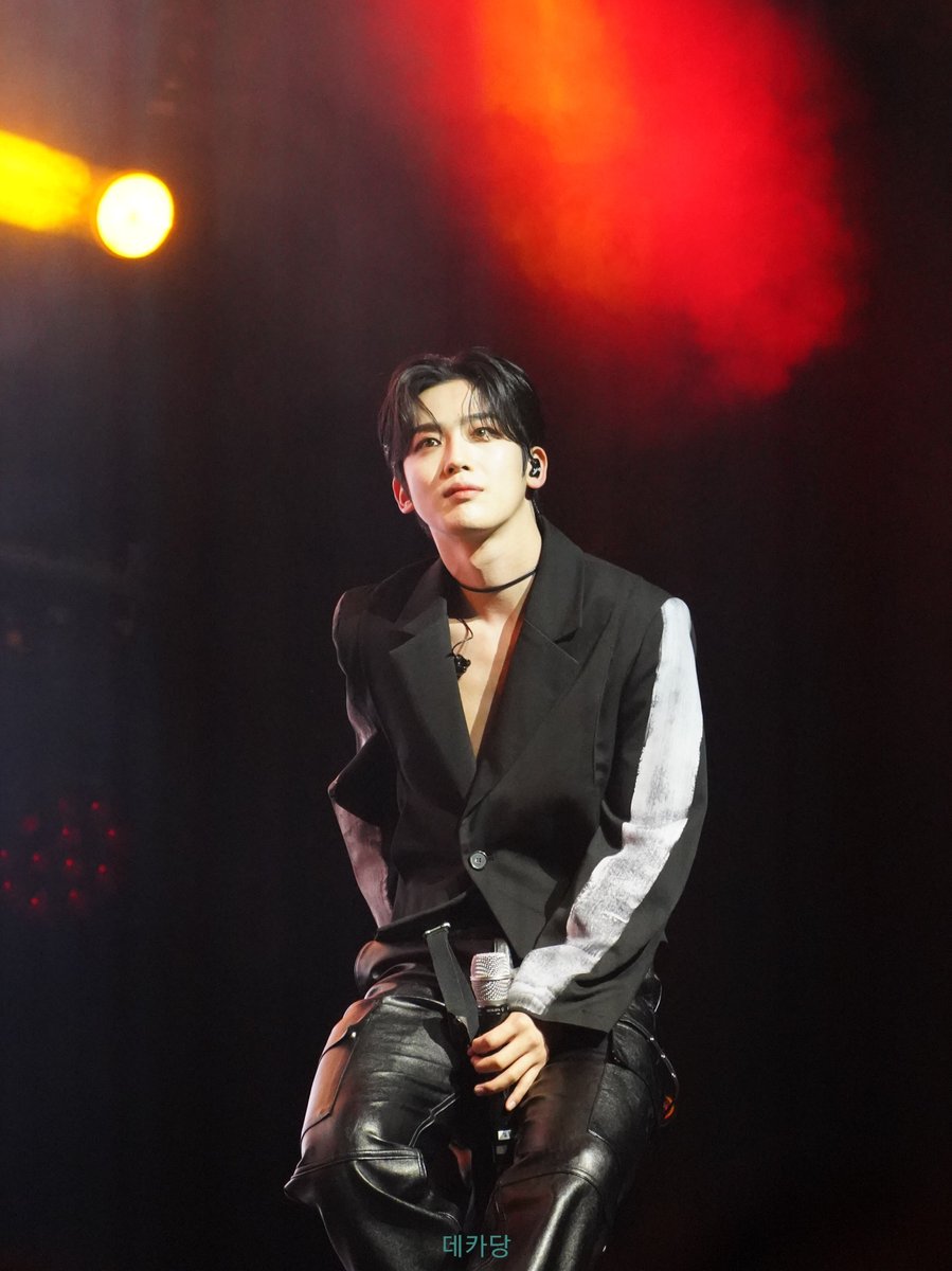 Decadent_yh's tweet photo. 20221210 WEI FAN CONCERT
#김요한 #위아이 #KIMYOHAN #MERRY_RUi_DAY https://t.co/VjOMb5lsEO