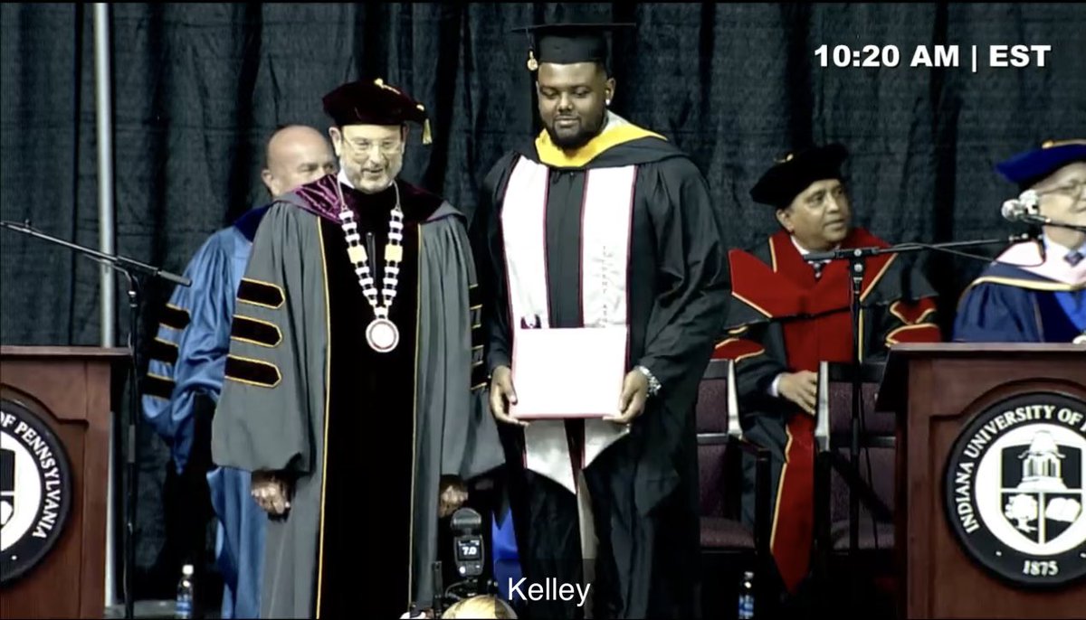 amadia8's tweet photo. Congratulations @davisd321 Graduation Day double Master’s Degree 📚🏈 https://t.co/0WL6LLoZHt