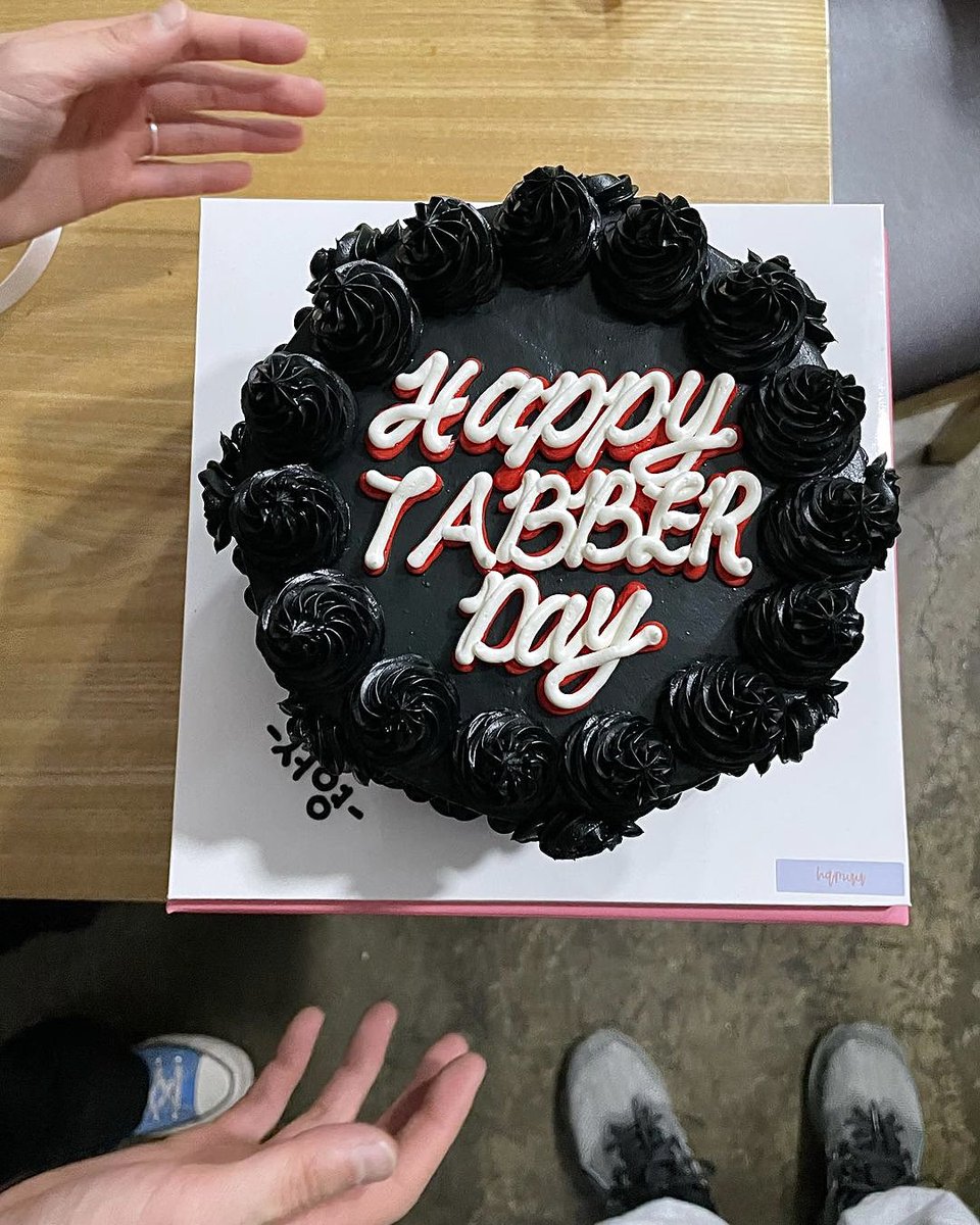 tabberfiles's tweet photo. HAPPY BIRTHDAY, TABBER! love you fr.
#tabber #ํ๋ฒ #youwillknovv #์ ์๋
ธ์ฐ #TABBERDAY https://t.co/JbJEv1qKQW