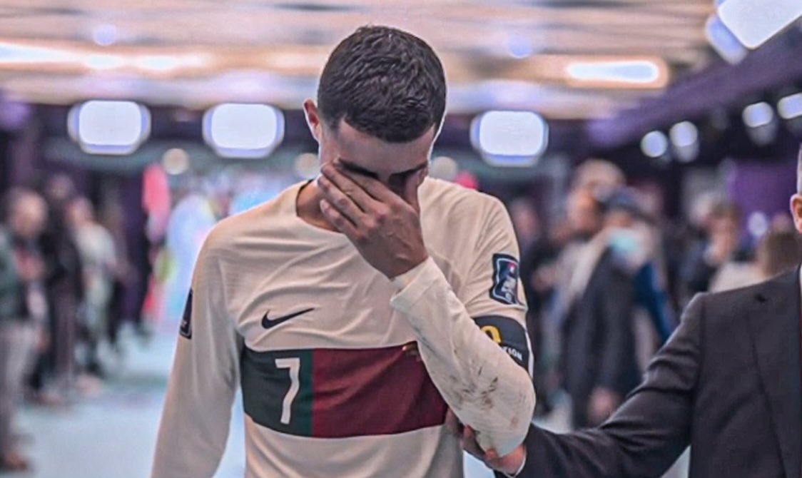 hafsa_m2020's tweet photo. Ronaldo in tears💔😭

#FIFAWorldCup https://t.co/yPZbIYLhqP