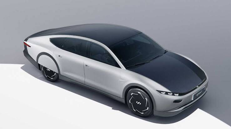 inaoficialmx's tweet photo. #ElFuturoDeLaIndustria🚀
@lightyear_cars ha creado el #Lightyear0, el primer #automóvil eléctrico solar del mundo. Algunas características:
✅️Aerodinámico
✅️Ligero
✅️Motores en las ruedas
✅️Células solares integradas al techo 

Más información 👉 https://t.co/UDZfRRLdt6 https://t.co/t87z3d5Vct