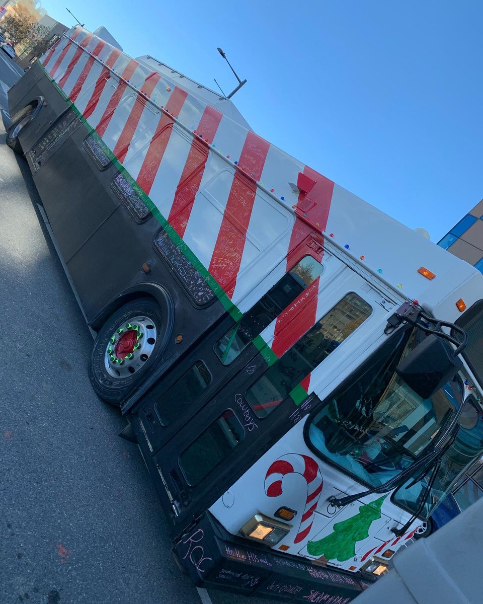 SEPTA_SOCIAL's tweet photo. Come check out (Southern District) Letters to Santa ๐
๐ผโ๏ธ at 40th Street Portal until 4:00pm today.
#festibus #happyholidays #holidaybus #septaholidaybus #septa #transit #masstransit ๏ฟผ https://t.co/igBaCObovY