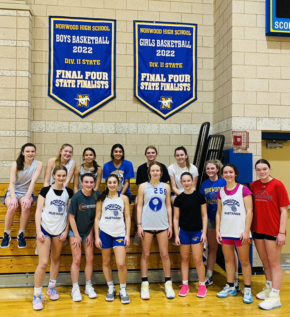 Channeling some extra motivation this morning from last year’s Mustang teams. 🙌