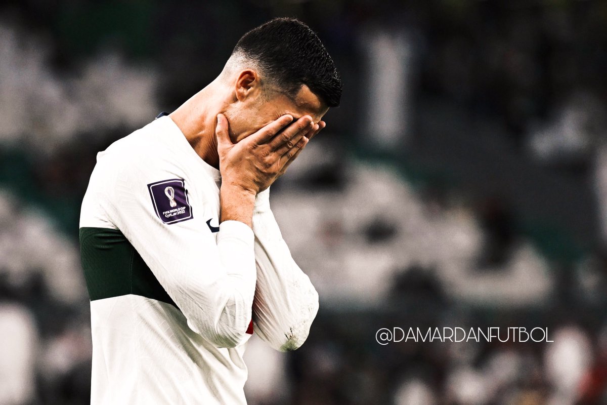 “Bazı hayaller yarım kalır, ne güle güle giden olur ne hoşça kalan.” #Portugal #Ronaldo #FIFAWorldCup