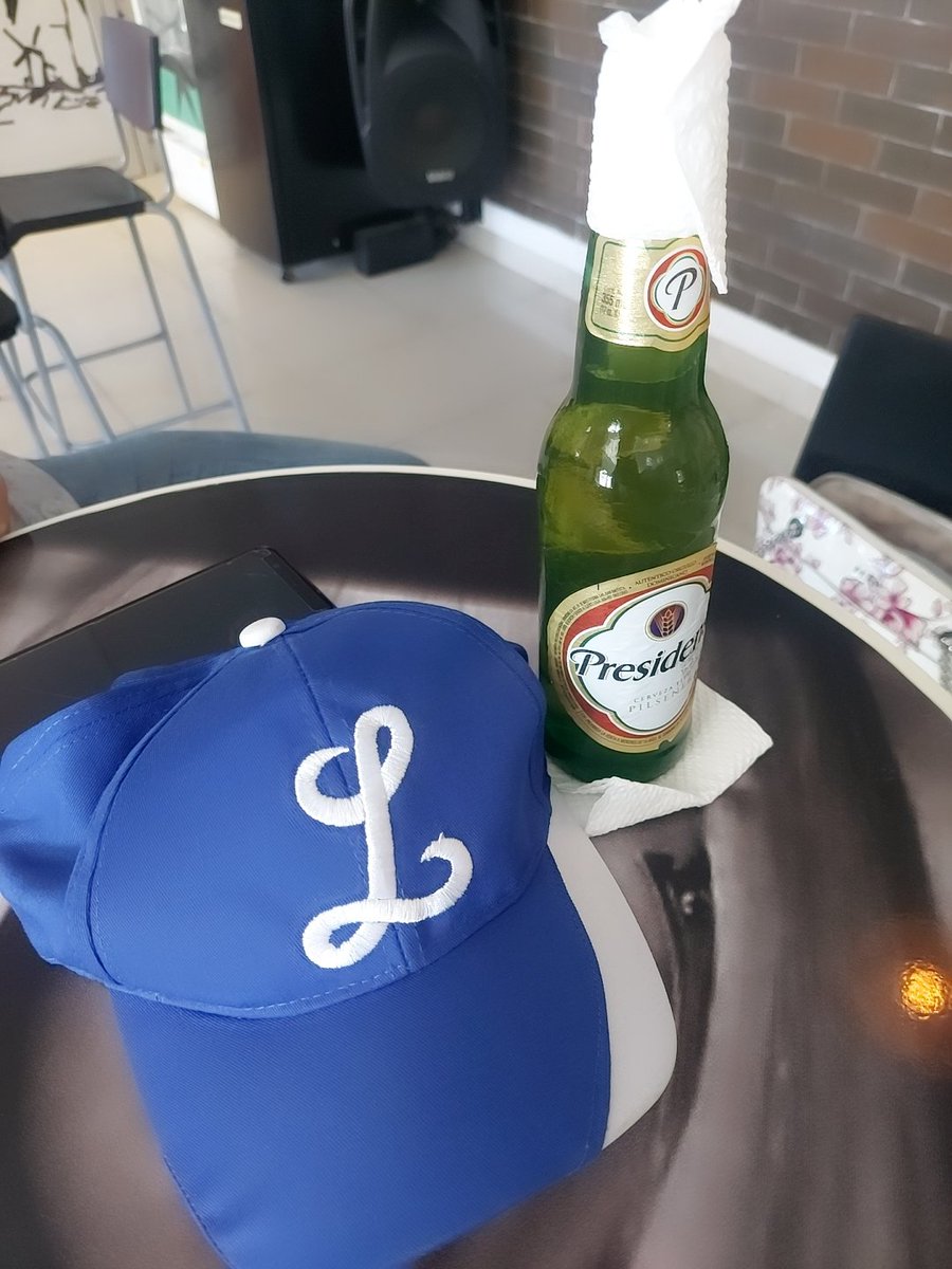 Marcemfo2's tweet photo. Que mejor combinación para el sábado? 😏
#CarWash
#Licey 🧢⚾️
#PresidenteNormal 🍺 https://t.co/GIqYifqyrg