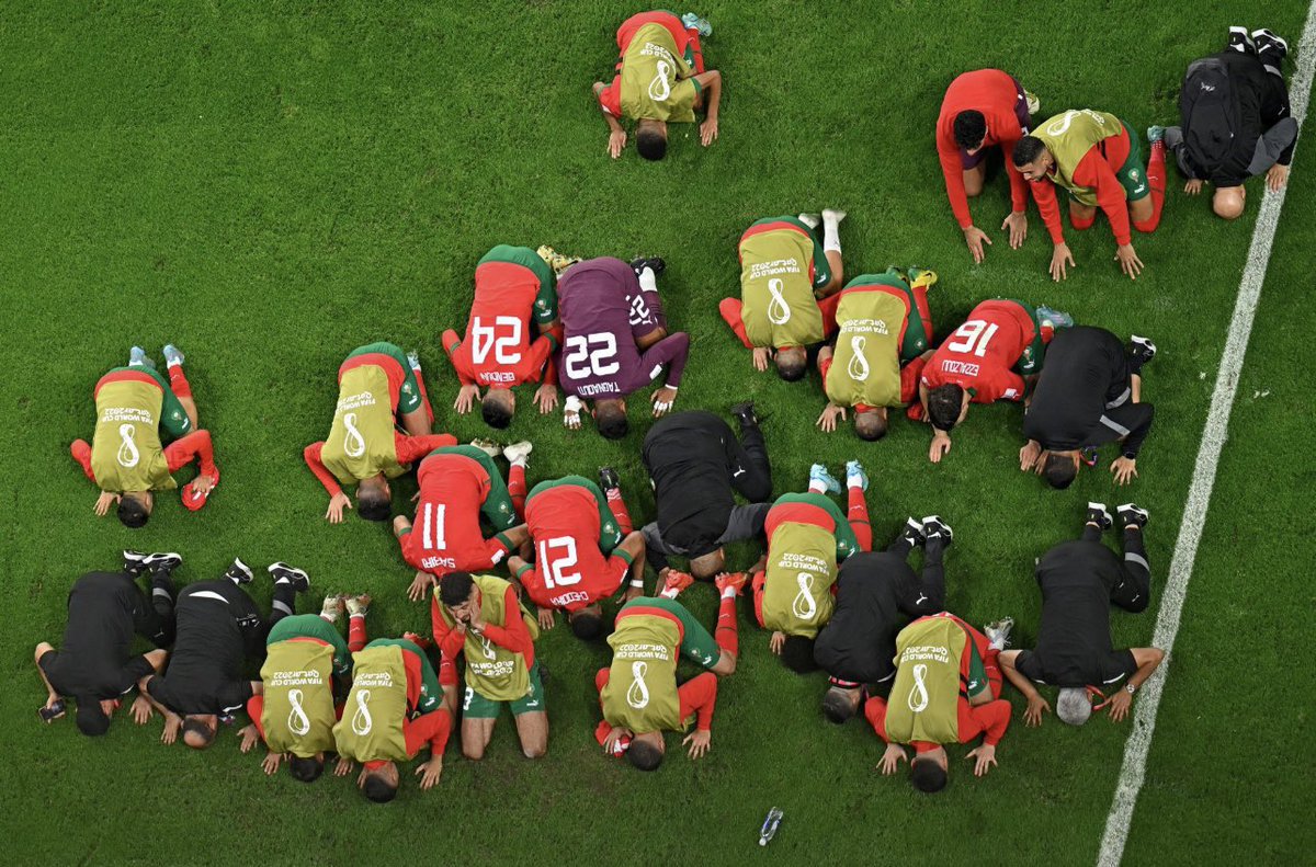 منتخب الساجدين يرفع رأس العرب والمسلمين 🇲🇦❤️
#المغرب_البرتغال 
#المغرب