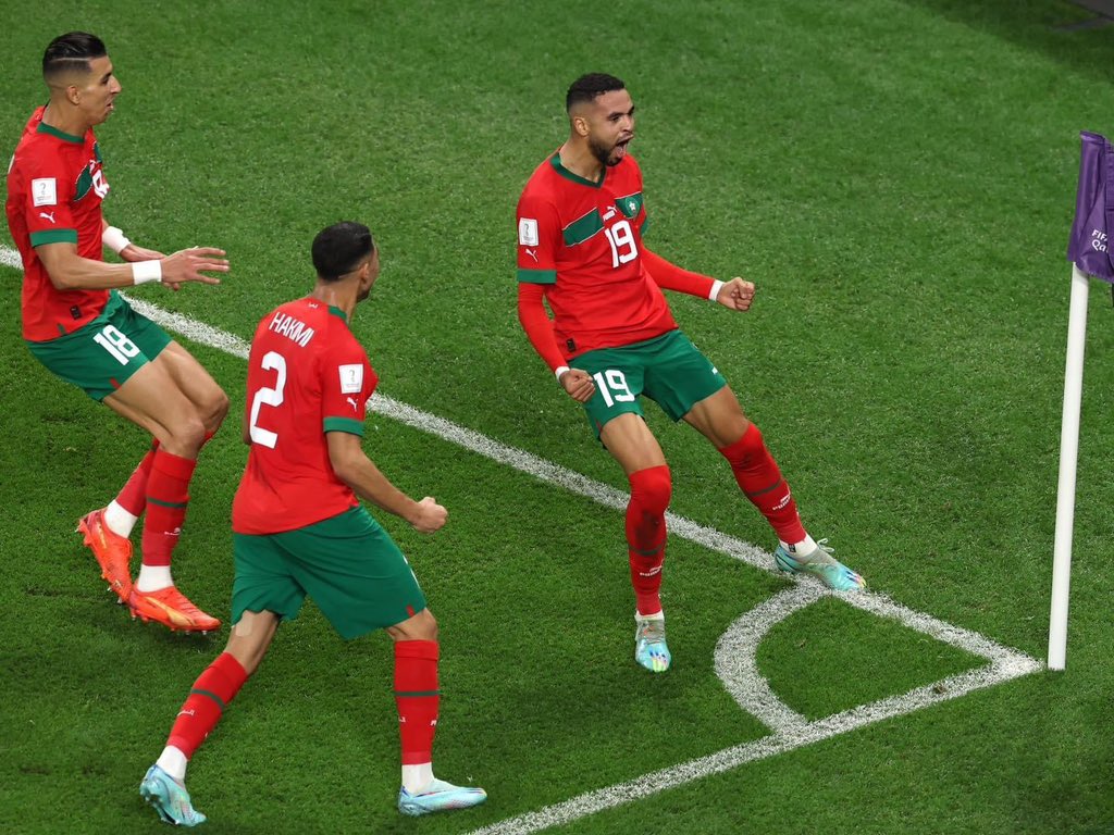هيَّ مغربُ الأحباب هيَّ فردوسهم
جبلٌ على بحرٍ على صحراء ❤️

#اسود_الاطلس 
#المغرب_البرتغال 
#فوز_المغرب 
#ديما_مغرب 
#المغرب