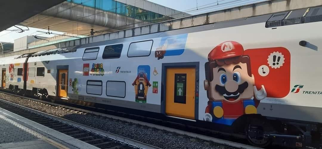 SuperMarioOOC85's tweet photo. Lego Mario Train Jumpscare https://t.co/JXHHzS5Ogd