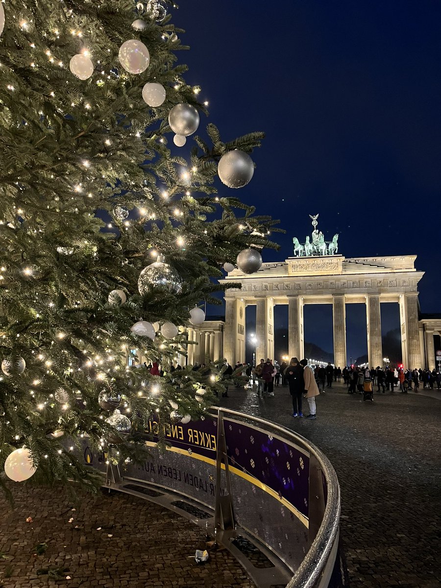Special #Berlin #brandenburgertor #Christmaslook
