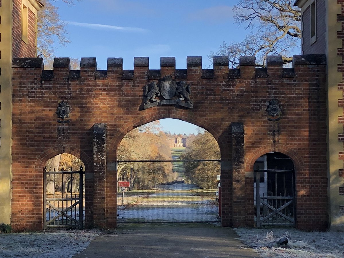 mcarter79's tweet photo. After a couple of weeks of non stop germs happy to get out for a run this morning (bramshill - location for Matilda the Musical) https://t.co/wHe28uXPwG