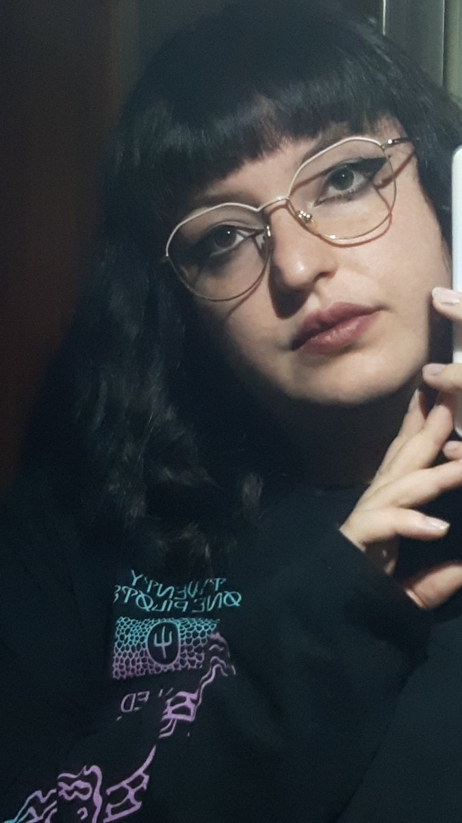 bbintrenchland's tweet photo. sometimes i just appear to let you see my makeup
(also the pilots shirt i love) https://t.co/YBi8Wjod1T