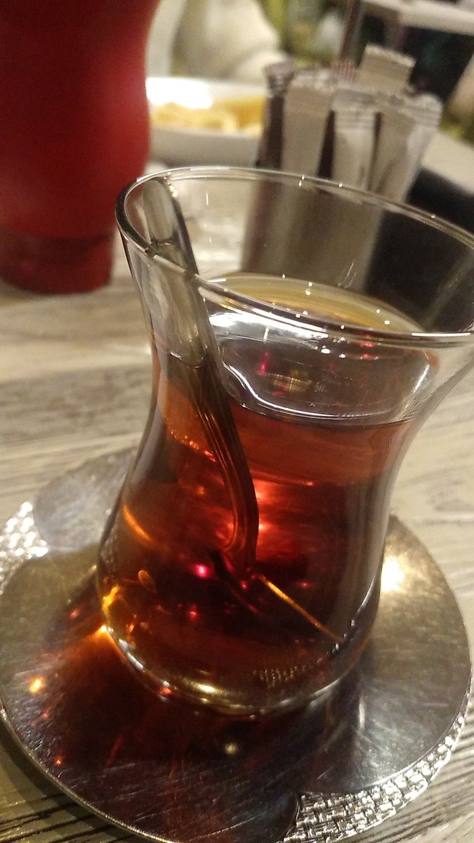 Akşam çay içmeye  gün yorgunluğu