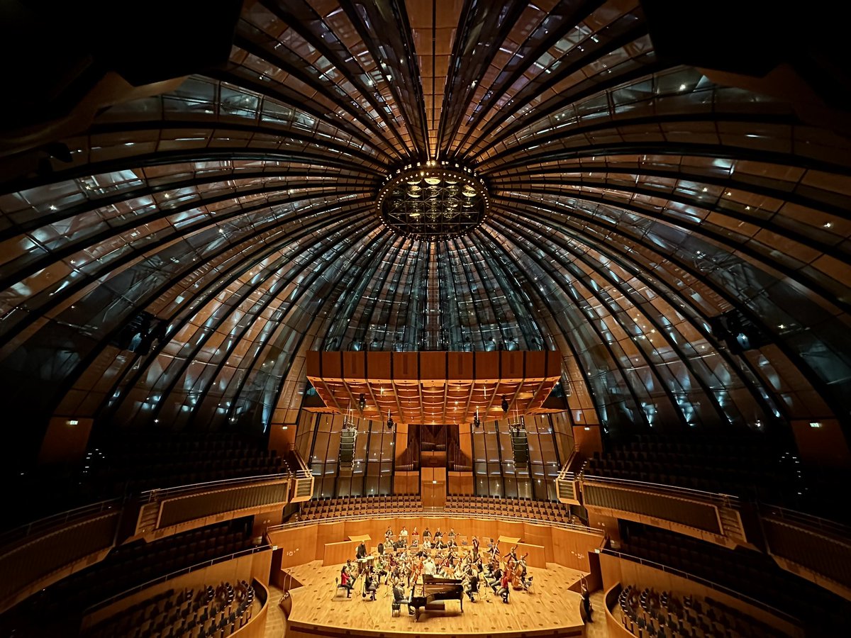 #Beethoven with <a href="/KapPotsdam/">Kammerakademie</a> on the final concert of our tour, in <a href="/tonhalle_d/">Tonhalle Düsseldorf</a> - thank you to the orchestra and the audience!