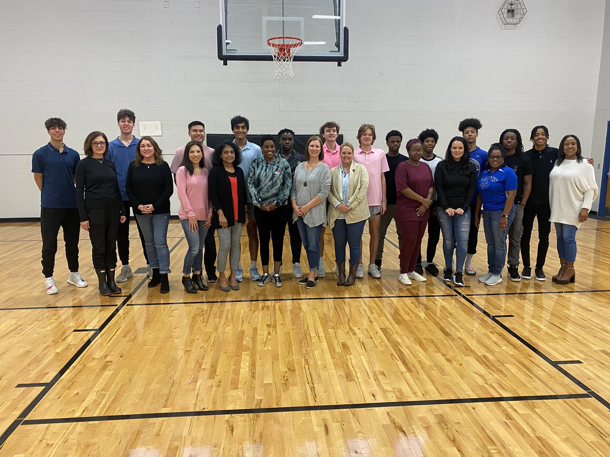 Coach_Mc's tweet photo. What a great morning to have @BballPlanoWest &amp; moms come together at our mother son breakfast. We appreciate our moms &amp; all they do for their sons &amp; for the program. #Urgency #323Wolves @PISDAthDept @planonewspaper @PWSHWolves https://t.co/dLapgEIZgC
