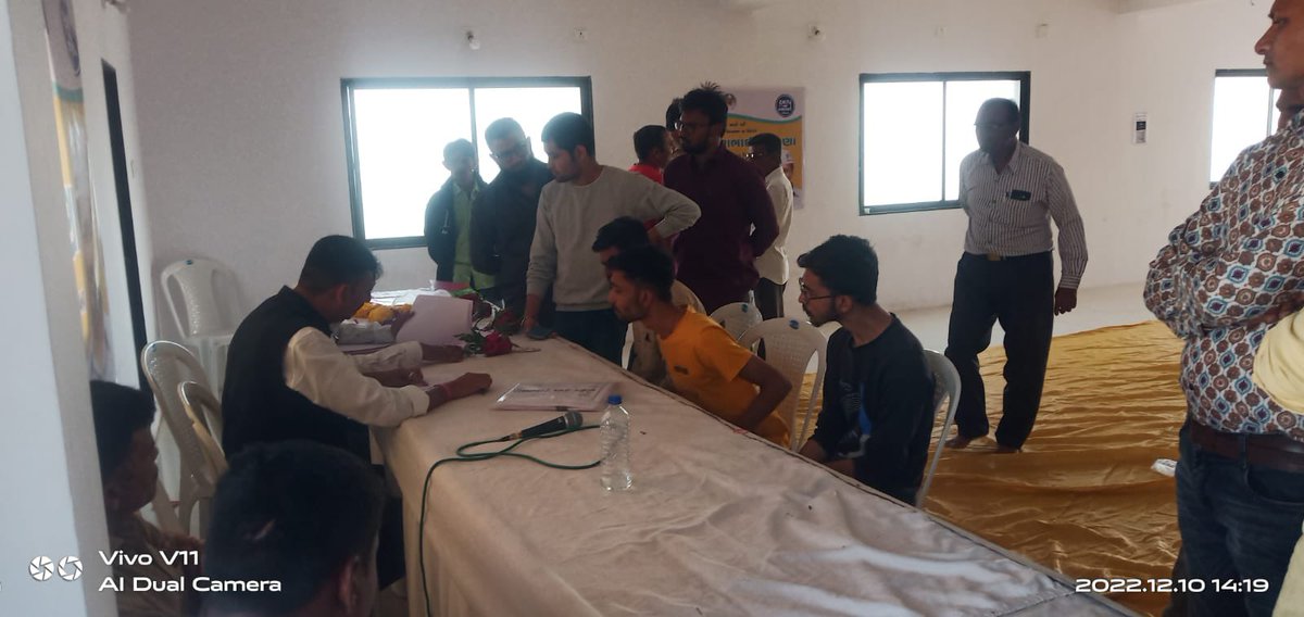 5 AAP MLAs all set to set a example for other 177 MLAs. This is what MLA is for. Work started from day 0. 

Sirf 5 hi hai, but kaam aisa karke dikhayenge ki baki log bhi kahenge humein bhi inke jaisa MLA chahiae!