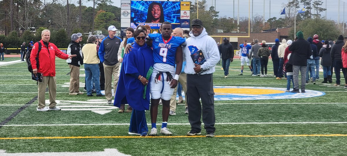 Lou Bezjak tweet media