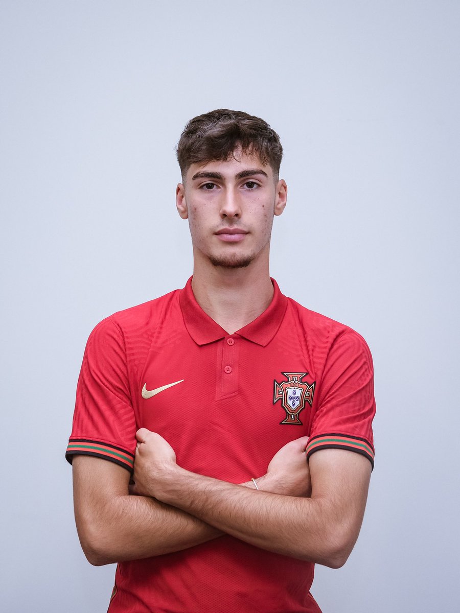 Quando sentirem isto na pele vão parar de dizer merda. Uma vergonha ver portugueses a fazer o que estão a fazer. Sempre contigo ❤️💚