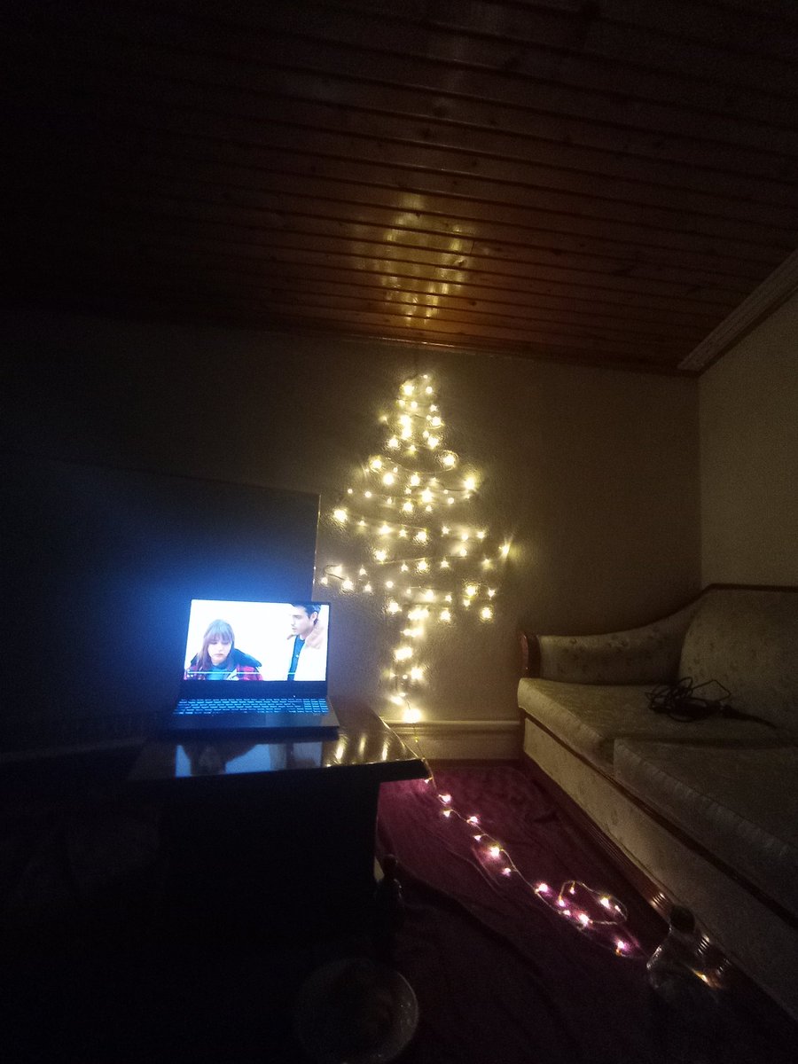 Sevdoke1's tweet photo. Oldu gibi 🎄 https://t.co/4e1icJ9JZh
