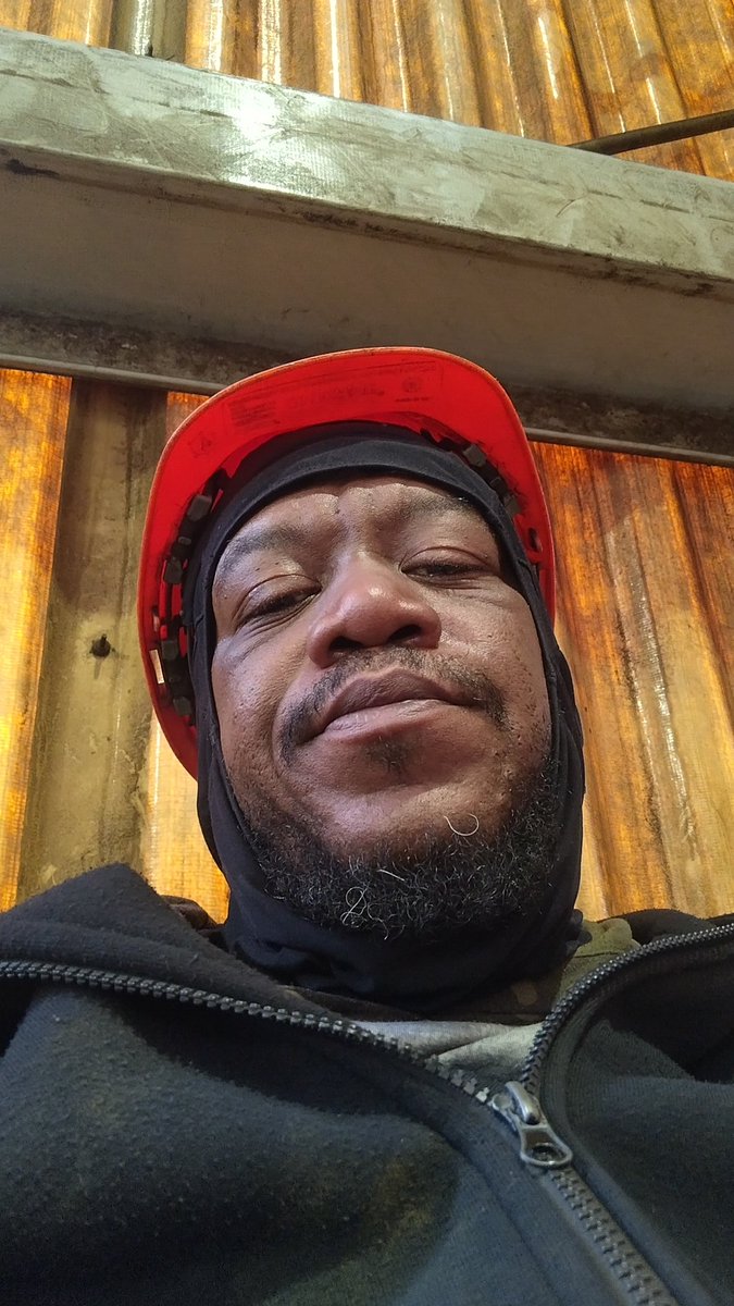3whorable's tweet photo. Do I look like I'm supposed to work on Saturdays https://t.co/Ltk73RQp7O