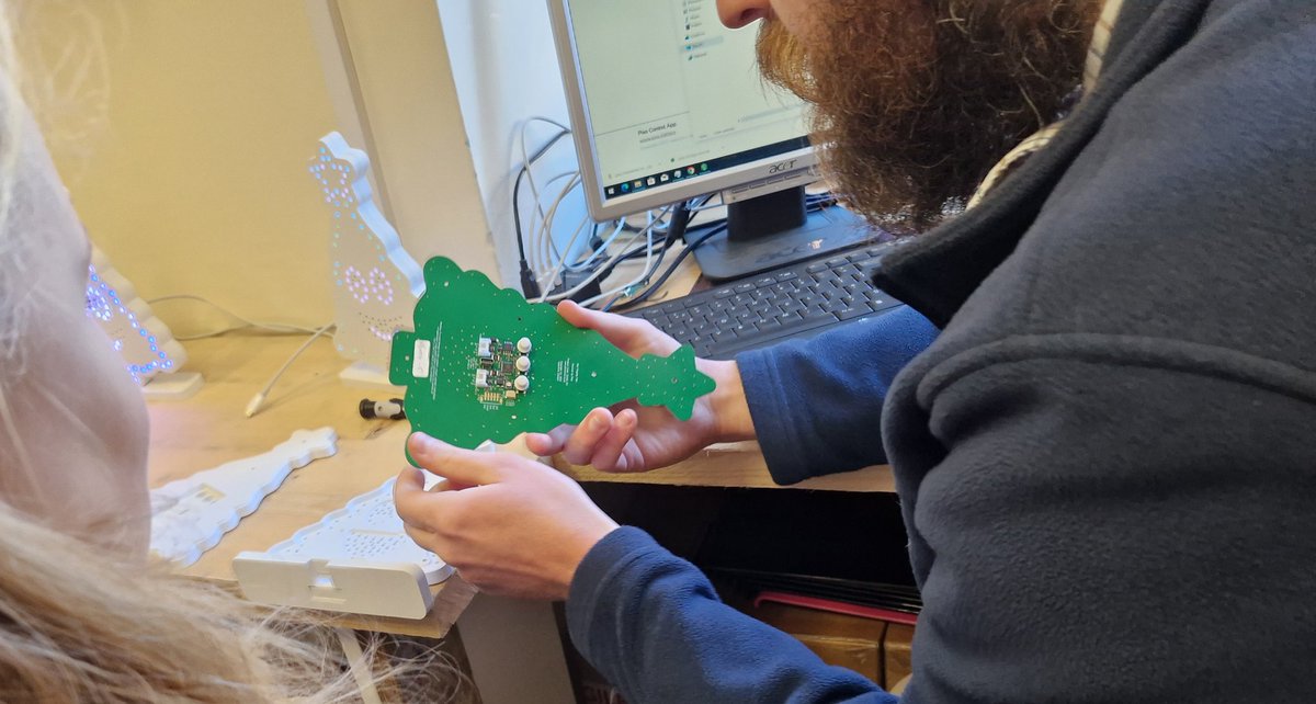Thank you so much to Ed from #Pixolighting for showing their educational tool in coding and visual Christmas decorations for the budding IT Fenatic/local business for display purposes. 

<a href="/DukeLancaster2/">Duke of Lancaster</a> 

More information can be found at pixo.lighting. 

<a href="/pixolighting/">Pixo Lighting</a>