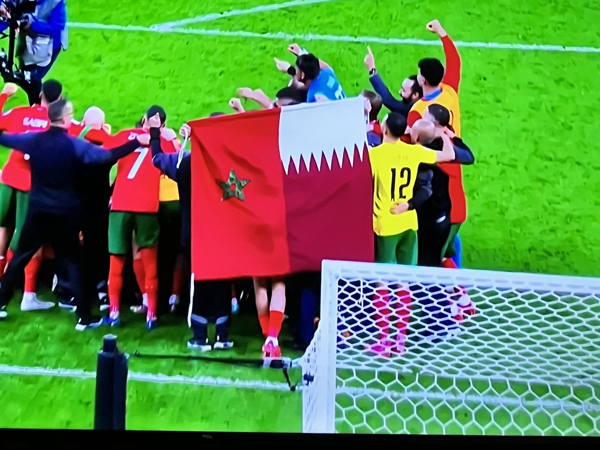 ahjh_althani's tweet photo. نبارك لمنتخب #المغرب 🇲🇦 الشقيقة هذا الفوز التاريخي على منتخب البرتغال.
تأهل #أسود_الأطلس للمربع الذهبي أسعد الجماهير وأكد إنهم أسود العرب وهذا ما يسعدنا في قطر.
#المغرب_البرتغال #كأس_العالم_قطر_2022 https://t.co/mh4oLav4Eh