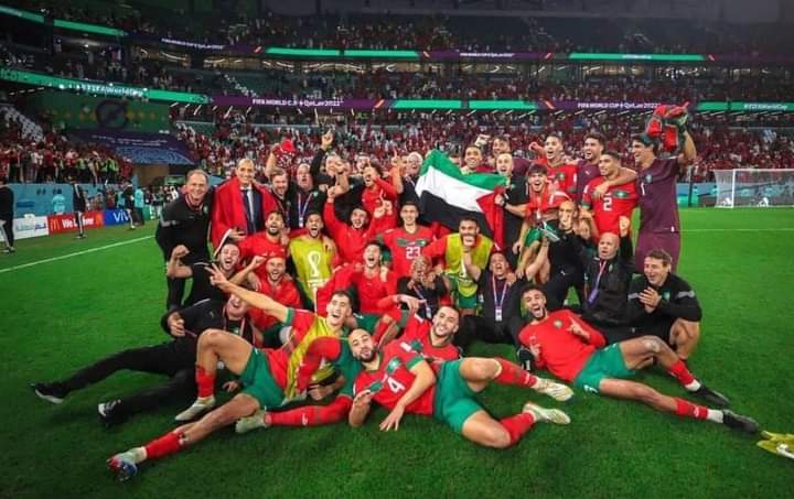 لأول مرة في تاريخ كرة القدم منتخب عربي يتأهل لنصف نهائيات كأس العالم  😍
المنتخب المغربي الشقيق 🇵🇸🇲🇦 " أسود الاطلس " يتأهل لنصف نهائي كأس العالم لعام 2022 
#المغرب_البرتغال
#كأس_العالم_قطر2022