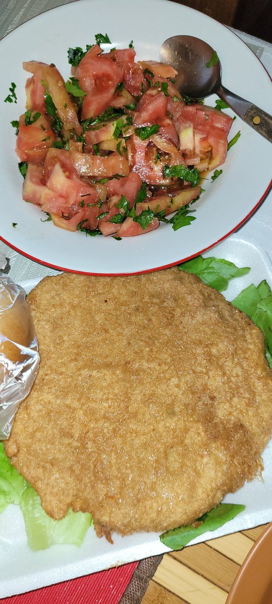 Las milanesas del #BarTouring de Colonia y Minas, son lo más y por lejos.
Carne carne de primera, no "carne picada" ni carne fina como papel .
Da gusto.