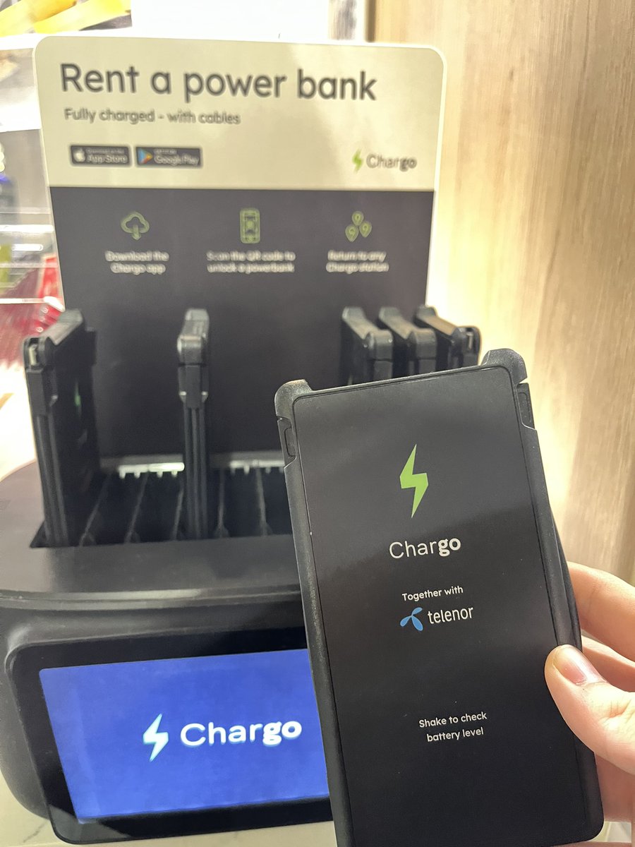 maronkouhou's tweet photo. レンタルモバイルバッテリーの" #chargo "と、電動スクーターの" #Voi "。どちら もとてもシンプルで素敵！ https://t.co/vMA6xWoCjH