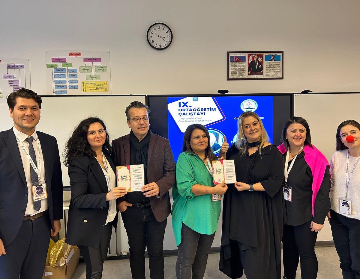 BurcuErturk's tweet photo. "Teaching is Acting"✌️
Together with my partner, @dr.bulentsezgin, we made a great workshop with a group of great teachers🎉
Many thanks to @tozok1951 for this beautiful organization🙏🌺
#teaching #teachers #Teachingisacting #artsbasedlearning #artsbasedpedagogy https://t.co/rC53GTylnC