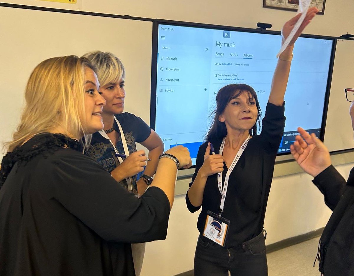 BurcuErturk's tweet photo. "Teaching is Acting"✌️
Together with my partner, @dr.bulentsezgin, we made a great workshop with a group of great teachers🎉
Many thanks to @tozok1951 for this beautiful organization🙏🌺
#teaching #teachers #Teachingisacting #artsbasedlearning #artsbasedpedagogy https://t.co/rC53GTylnC