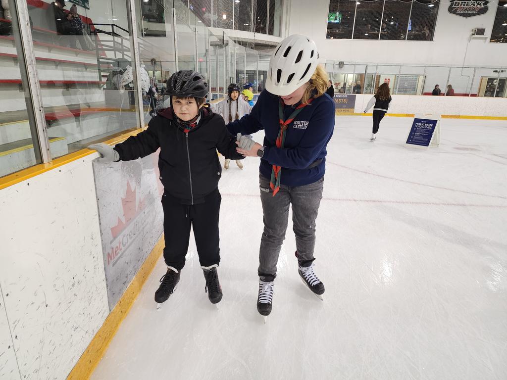 1stHaney's tweet image. Both Packs had a night out #skating together at #planetice #MapleRidge #scouts #scoutsdostuff @scoutscanada