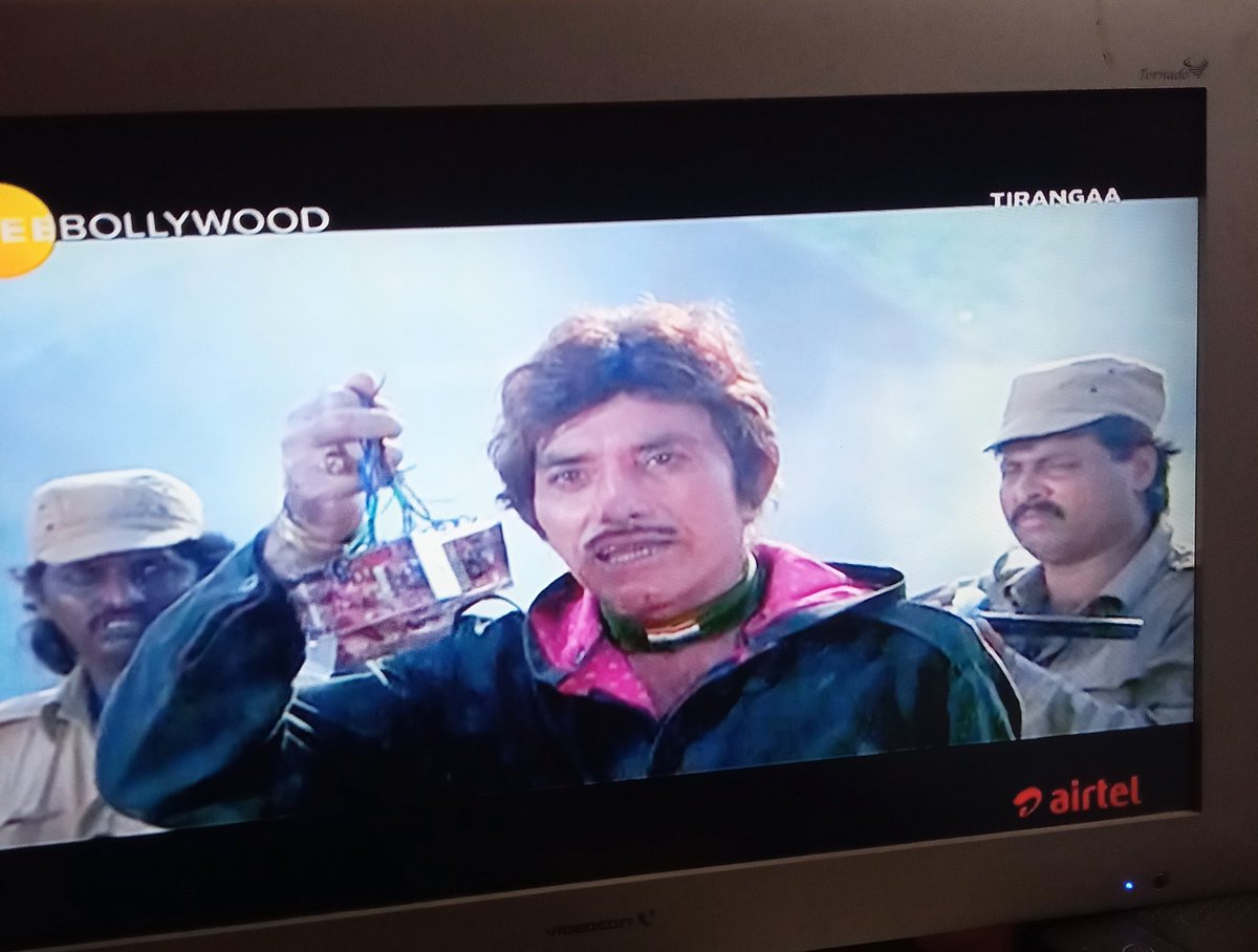 TrinanjanChakr4's tweet photo. Greatest moment of swag in movie history #fuseconductor https://t.co/EVJxLvNOnQ