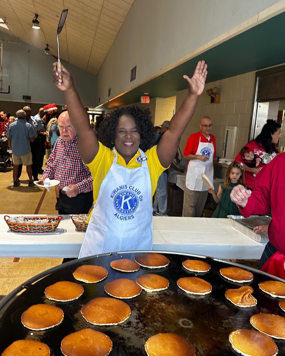 DeeBoydBroker's tweet photo. Kiwanis Club of Algiers 32nd Annual Pancake Breakfast was Fabulous!! AND yes, I actually flipped some pancakes! LOL
#staterepdelishaboyd #delishadelivers #delishaboydllc #kiwanisclub #pancakes #happyholidays https://t.co/cP3y8HkNMY