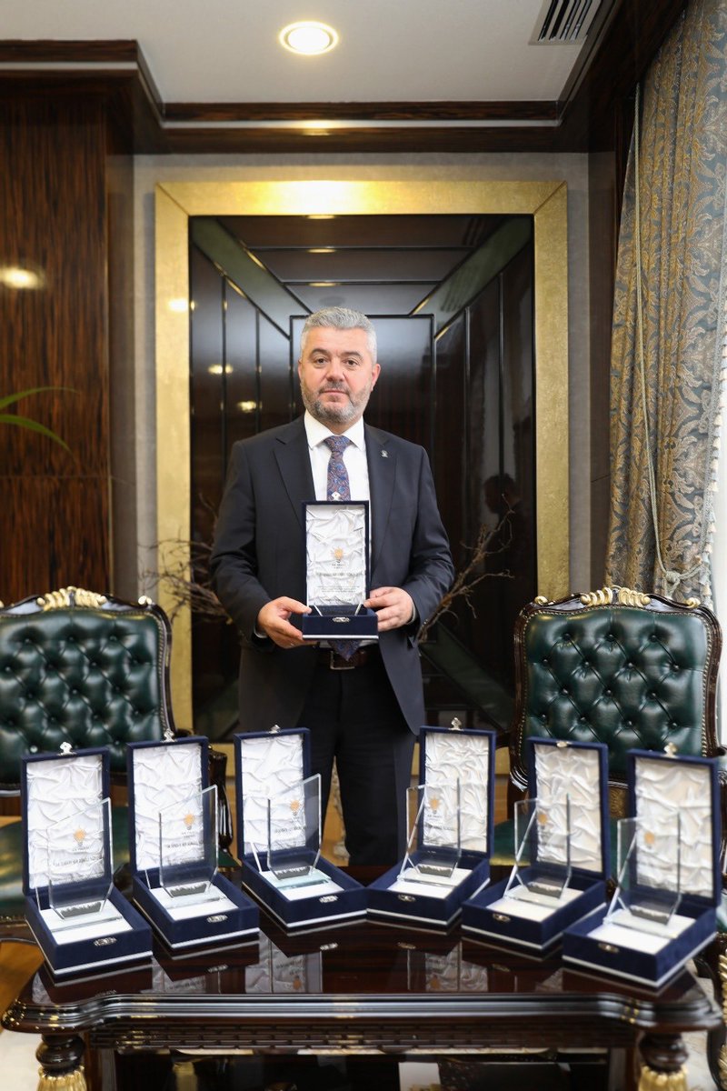 Hiçbir başarı tesadüf değildir! Aralık Ayı İl Danışma Toplantısından 7 ödül ile döndük. 
Teşekkürler ⁦<a href="/AKPURSAKLAR/">AK PARTİ PURSAKLAR 🇹🇷</a>⁩
