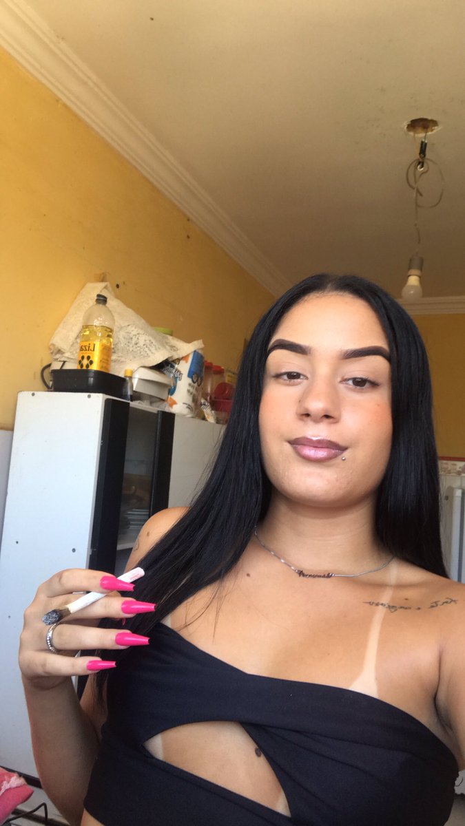 blassed22's tweet photo. longe de toda negatividade sendo minha própria luz ✨ https://t.co/1ywbT4Uzvk