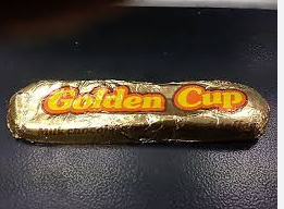 marionmain3's tweet photo. Watching something about Christmas sweeties on C4. They mentioned Macintosh who of course did Quality Street. But I just remembered they did Golden Cup too. 
Ooh I loved them. It wasn't a Christmas sweetie but god they were good. 

Christmas chocs are crap now https://t.co/LOjxBvMp1s