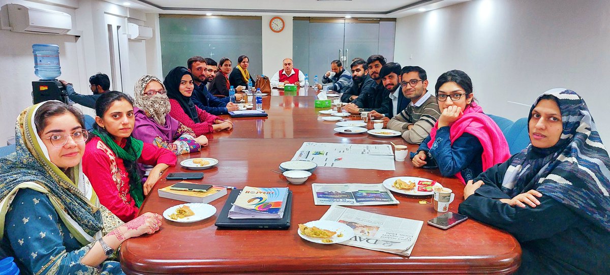 MathematicsFast's tweet photo. The ongoing seminar series of Fall 2022 semester on recent advancements in mathematics at FAST NU Lahore, has ended. The mathematics department hosted a weekly seminar series where prominent professors and Ph.D candidates gave talks on new developments in mathematics.#research https://t.co/joJWeJbsLz