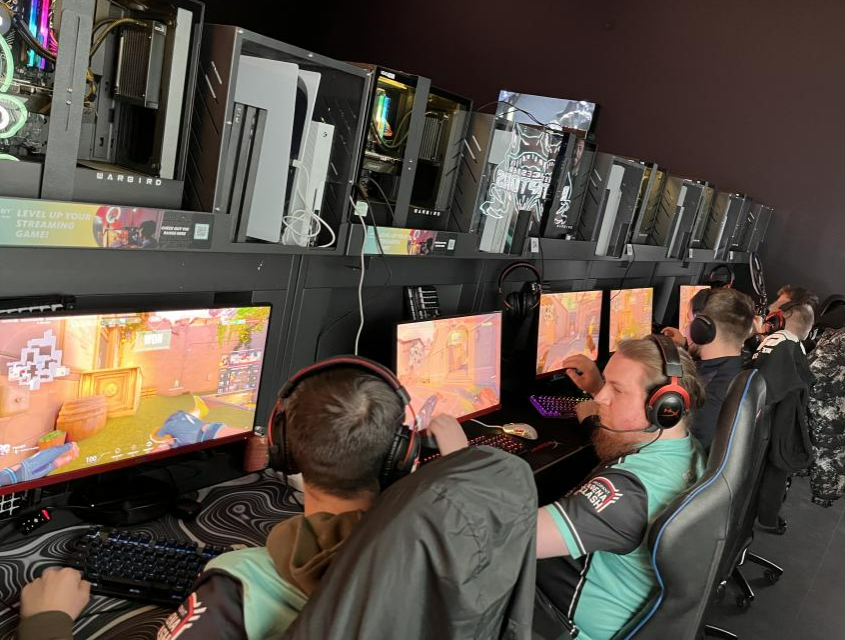 ⚠️ VALORANT CLASH SPOILERS BELOW!⚠️

<a href="/BelongLeicester/">Belong Leicester Raptors</a>: Scavenger are going to answer straight back taking game 2! 😱

<a href="/BelongMaidenCty/">Belong Maiden City Bats</a> taking the time between maps to rally the team! 👥