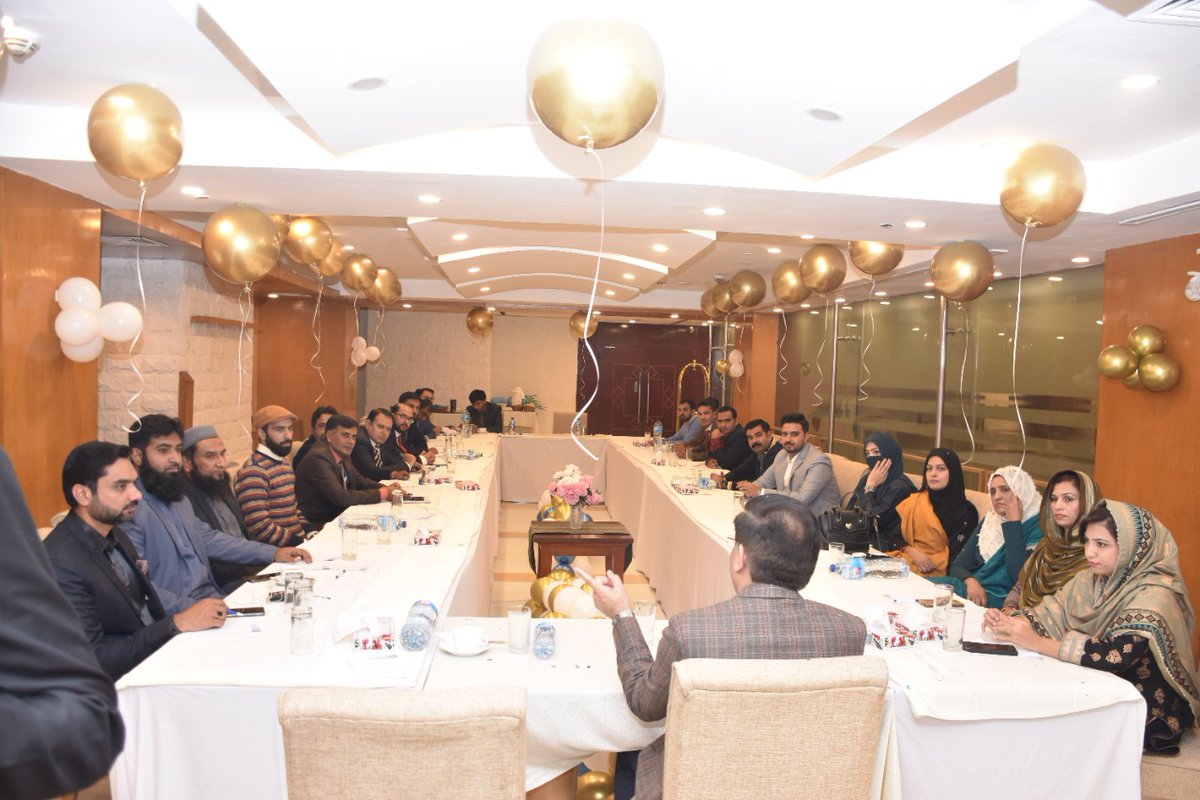 PTEVTACareers's tweet photo. In recognition of conducting historic Job Fair events across Punjab  @punjab_tevta  careers division arranged a graceful 𝒄𝒐𝒎𝒎𝒆𝒏𝒅𝒂𝒕𝒊𝒐𝒏 ceremony to pay tribute to efforts carried out by TEVTA placement officers. https://t.co/673DJUN06E