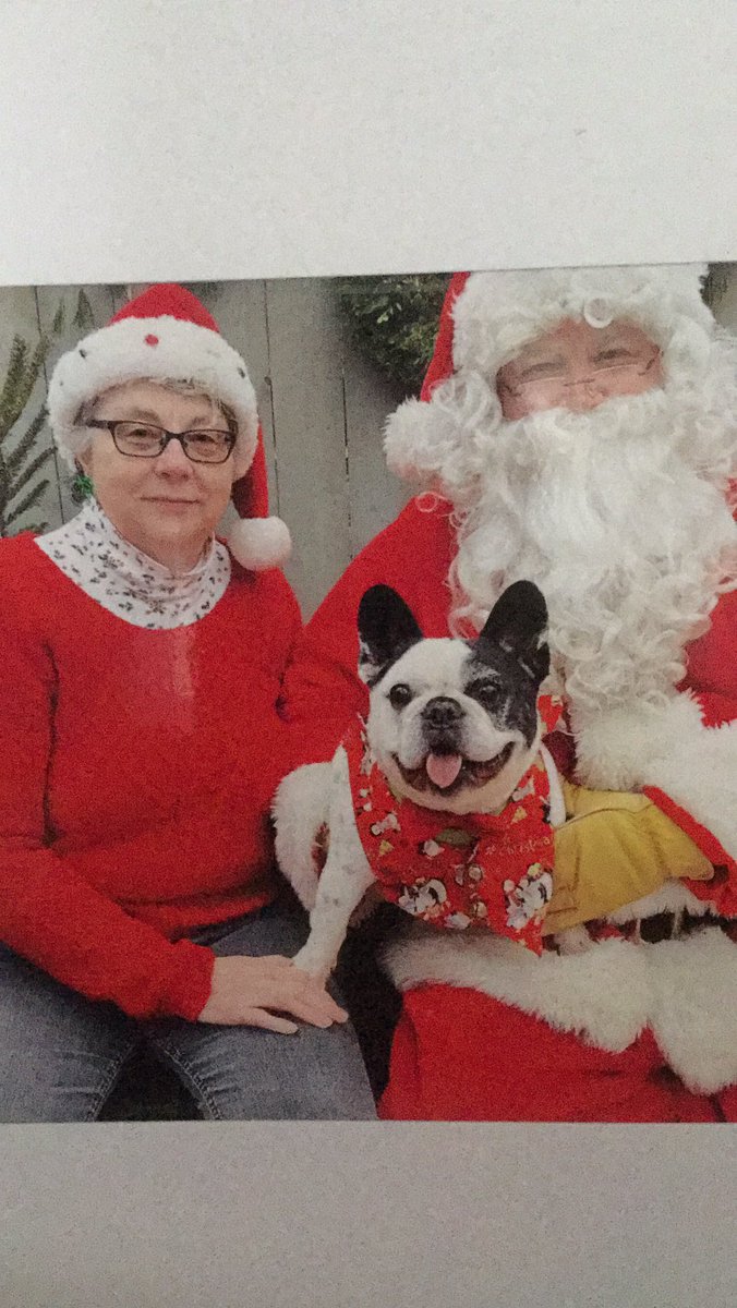 AskMisterRodney's tweet image. The peeps and I saw Santa today 🥰🎄