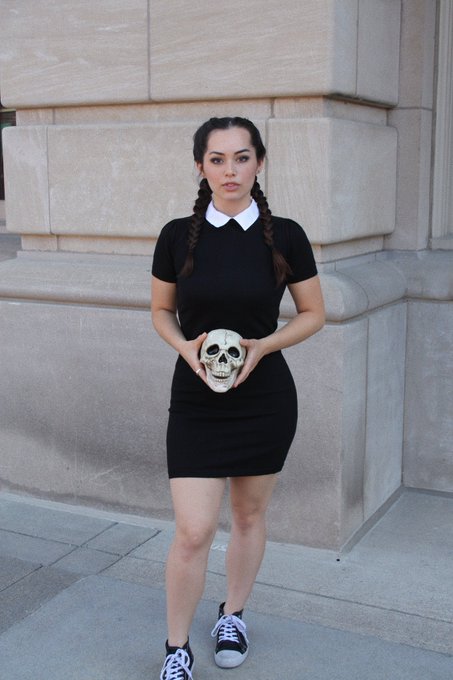 Thursday Addams lookin ass💀 https://t.co/c7OvxLyt3S