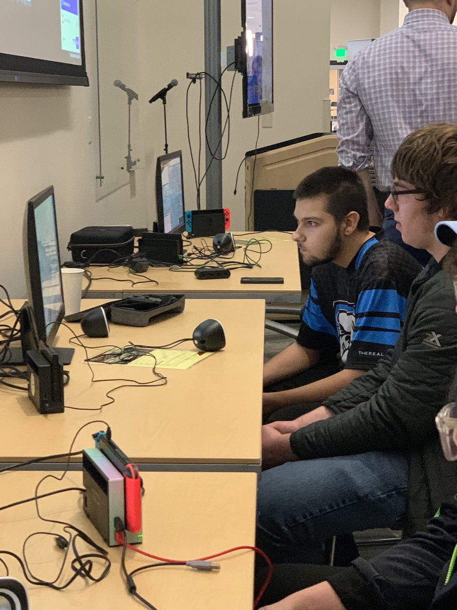 BulldogsReal's tweet photo. @WIHSesports Smash Singles Tournament is in full swing! Let’s Go!! https://t.co/hNmIdLhcoI