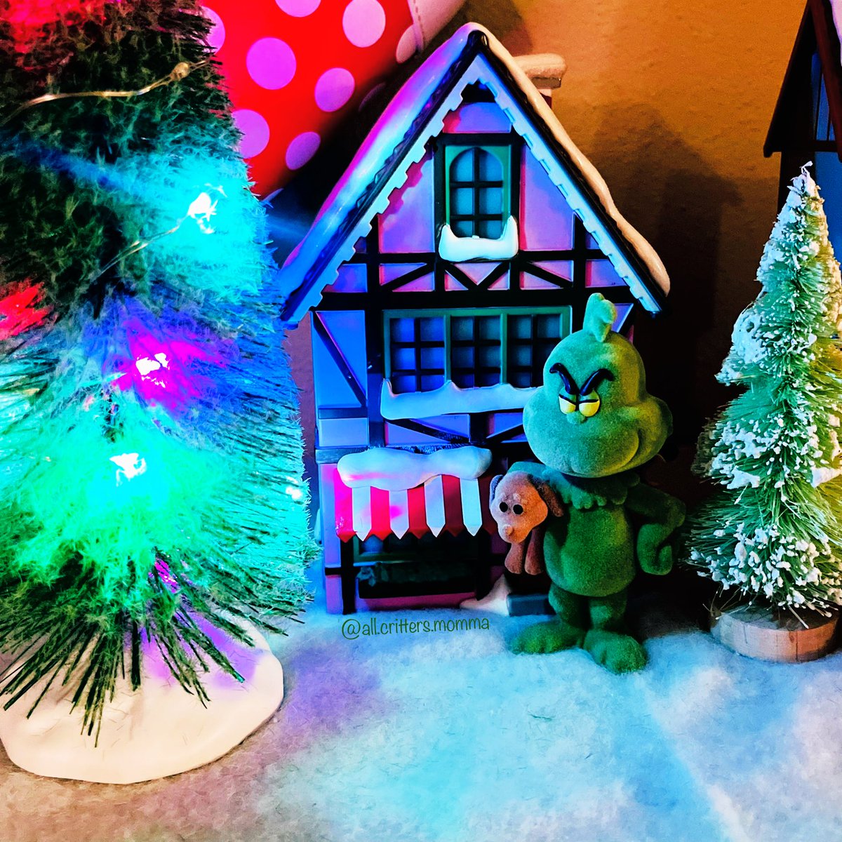 SaveWetmore's tweet photo. @brianmariotti I’m loving the new Grinch #FunkoSODA chase! So happy y’all included Max! Currently the #Grinch is plotting him how to ruin my Christmas display. :) Happy #FunkoSODASaturday! @funko https://t.co/wMD9ljAGBq
