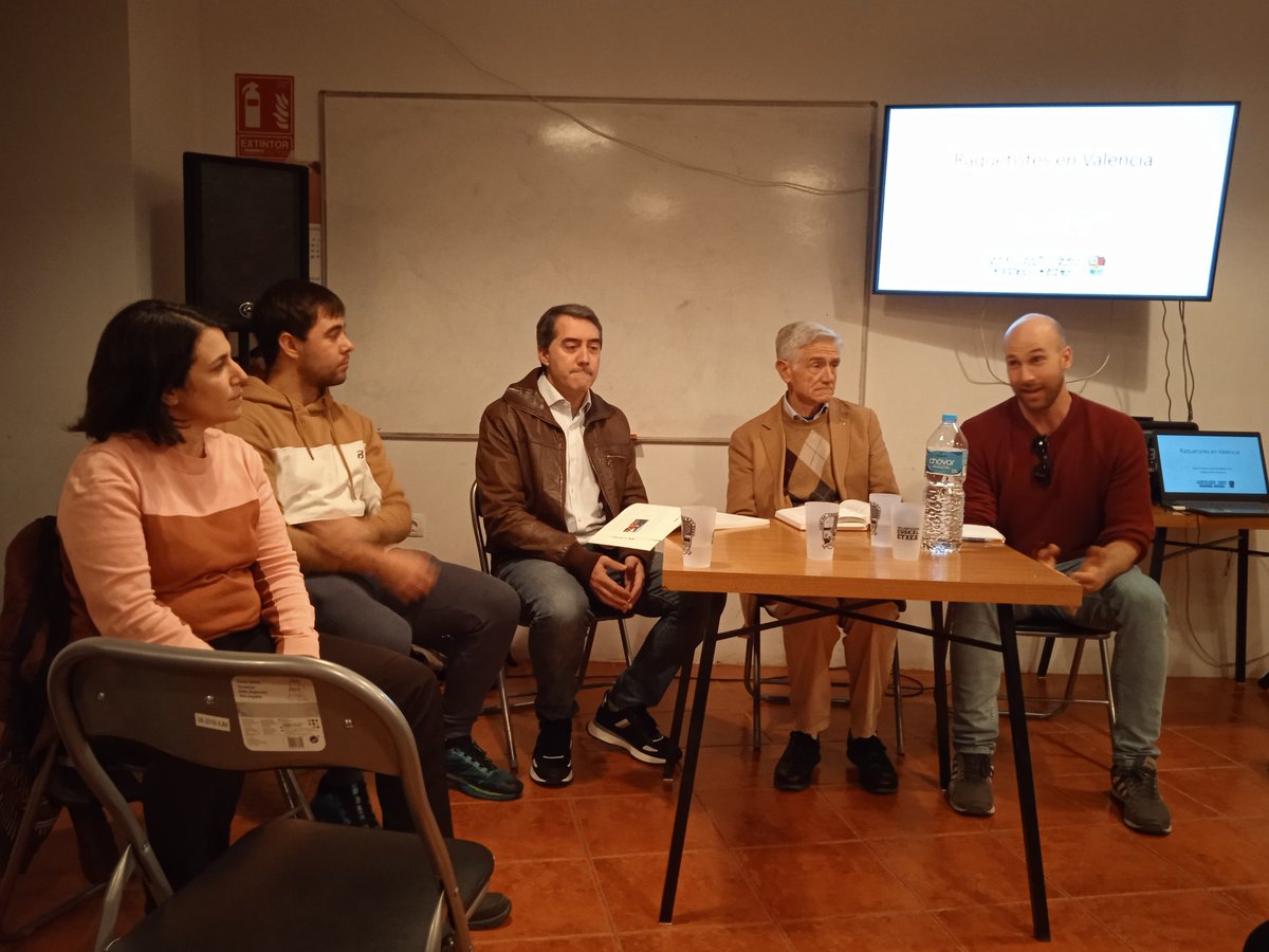 EUSKAL ETXEA VALÈNCIA - Laurak Bat tweet media