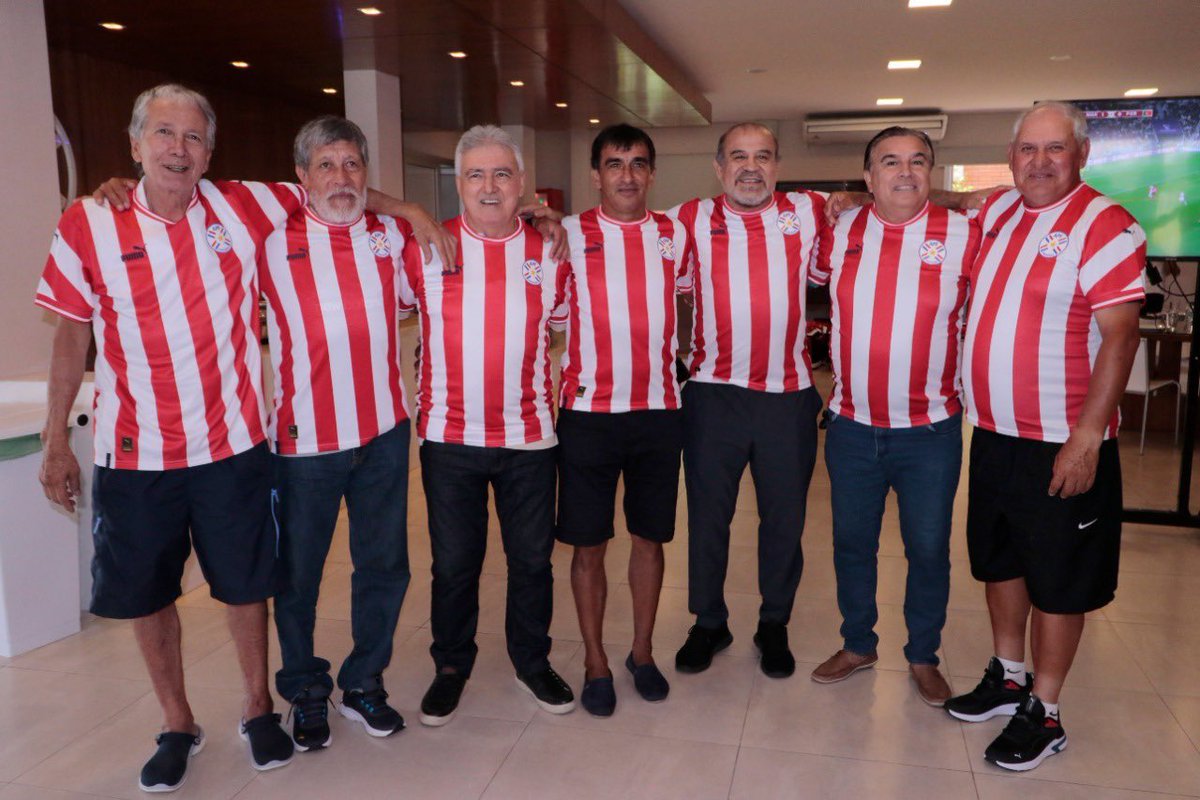Albirroja's tweet photo. 𝐑𝐞𝐞𝐧𝐜𝐮𝐞𝐧𝐭𝐫𝐨 𝐝𝐞 𝐡𝐢𝐬𝐭𝐨́𝐫𝐢𝐜𝐨𝐬 🇵🇾

El CARDE fue escenario de una convocatoria albirroja muy emotiva.

🔗 https://t.co/tMOrgwimYs https://t.co/jvMzZDUDLo