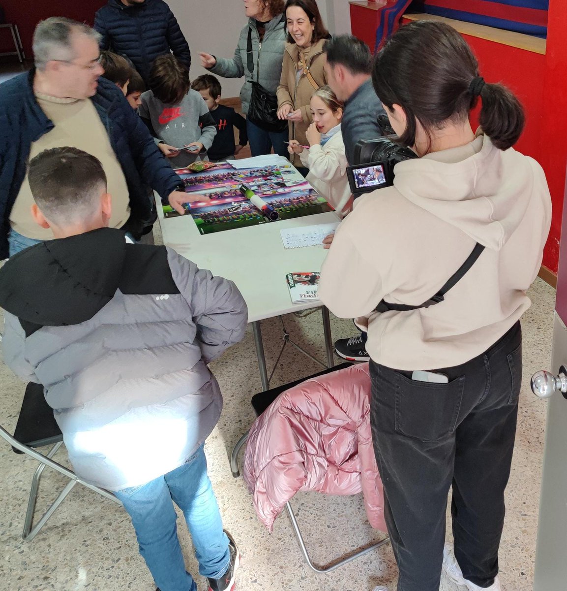 Gran èxit de la darrera activitat a la Seu de Penya al carrer Hospital.
Des de nens i nenes fins a col·leccionistes professionals de 63 anys vinguts d'altres pobles de la comarca.
Agrair també la presència de <a href="/rtvcardedeu/">RTVCardedeu</a> per la cobertura de l'activitat.