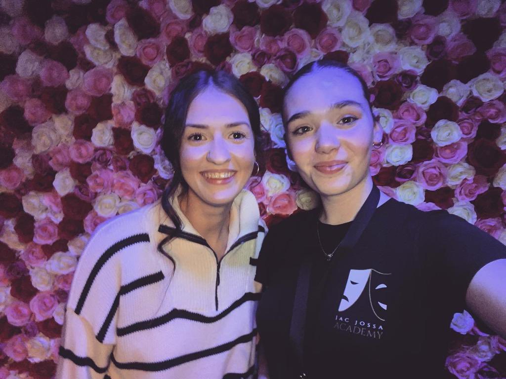 BrookeNorbury's tweet photo. Ahhh so proud of Brooke she doubts her singing voice sometimes. So was a lovely surprise and a bit of a shock when she won a trophy for Excellence in singing at The Jac Jossa Academy award ceremony! ❤️ #jacjossa #jacjossaacademy #show #singing #dancing #acting #teenactress https://t.co/iDSeKDNmku