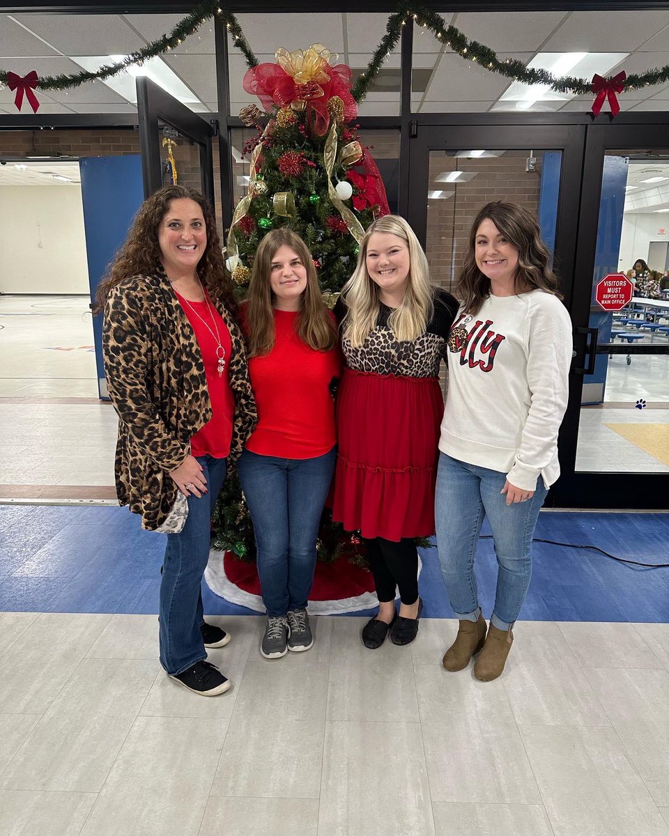 cowpenselem's tweet photo. CES is wild about the holidays! https://t.co/oziycz3fJ4